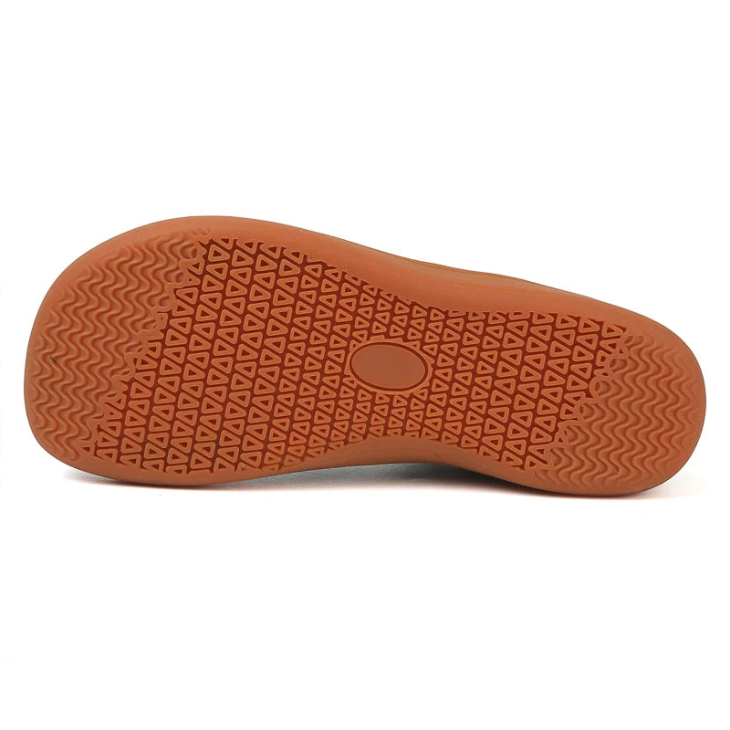 The Wide Toe VersaBare™ Sneaker